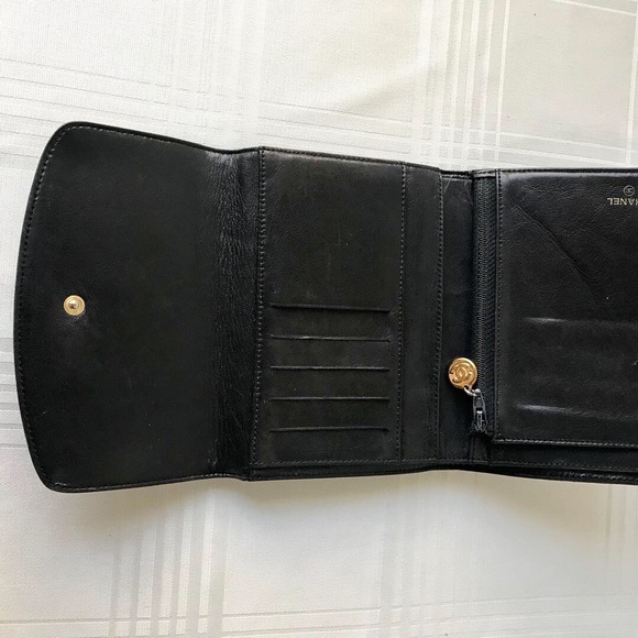 Chanel Caviar Wallet - Picture 6 of 8